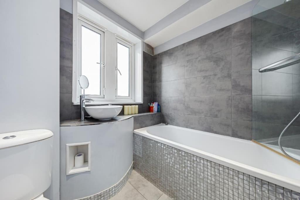 Top Floor 1 Bedroom Apartment With Views Over London Luaran gambar